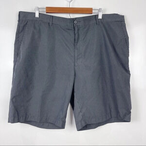 Men's PGA Tour Black Pinstripe Golf Shorts Sz 42